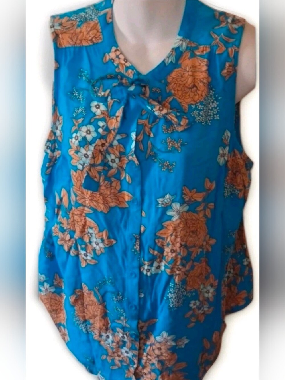 Torrid - Women's Blue Lightweight Floral Sleeveless Blouse. Size 0 (Large - 12)